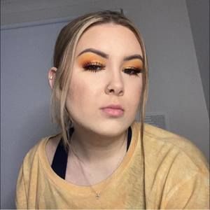 Meet your Posher, Chloe